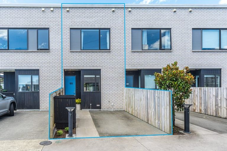 Photo of property in 10b Titoki Street, Te Atatu Peninsula, Auckland, 0610
