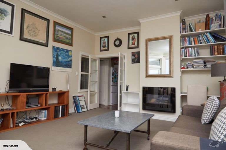 Photo of property in 53 Garden Road, Northland, Wellington, 6012