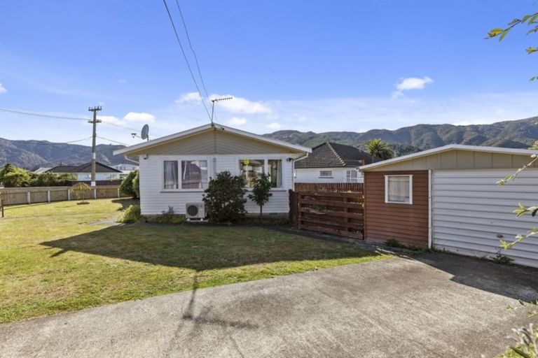 Photo of property in 204 Wellington Road, Wainuiomata, Lower Hutt, 5014