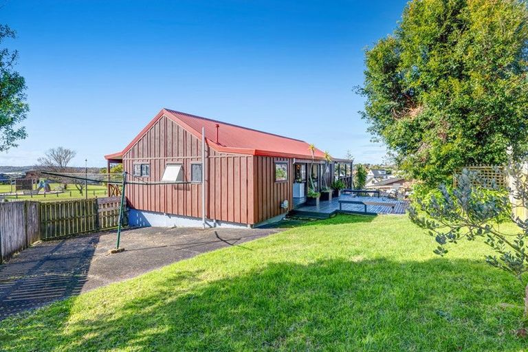 Photo of property in 24 Bronzewing Terrace, Unsworth Heights, Auckland, 0632
