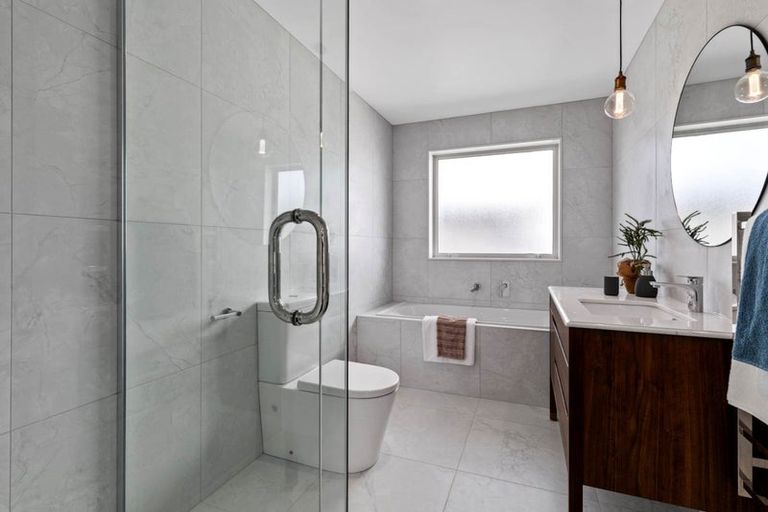 Photo of property in 4 Fender Place, Long Bay, Auckland, 0630