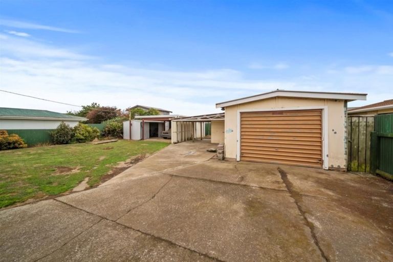 Photo of property in 15 Hunter Street, Hawera, 4610