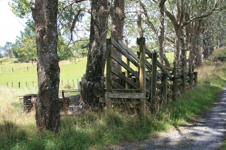 Photo of property in 556 Mangorei Road, Mangorei, New Plymouth, 4371