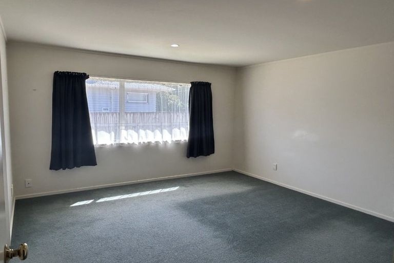 Photo of property in 22 Kowhai Grove, Raumati Beach, Paraparaumu, 5032