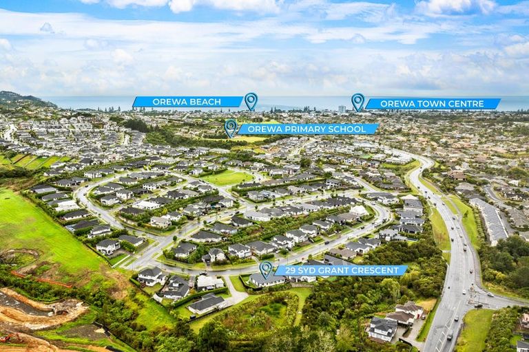 Photo of property in 29 Syd Grant Crescent, Orewa, 0931