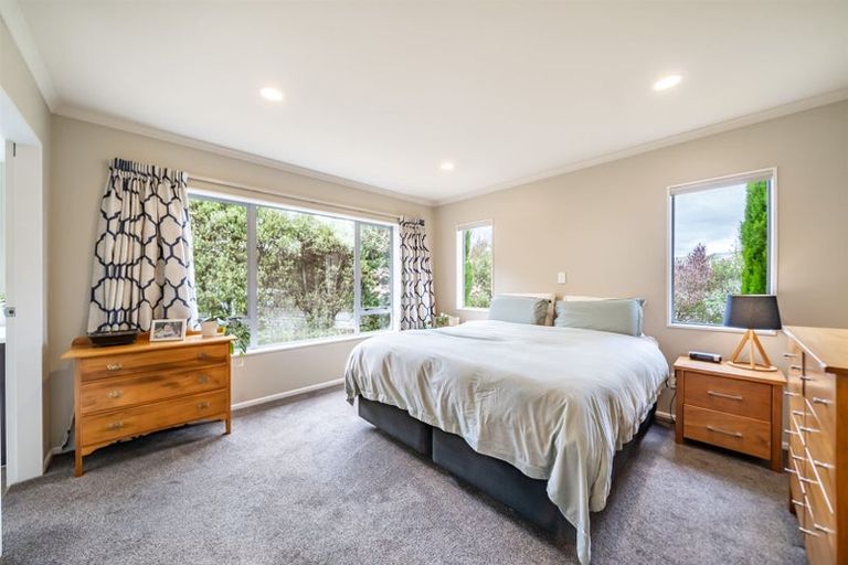 Photo of property in 31 Te Puia Drive, Aotea, Porirua, 5024