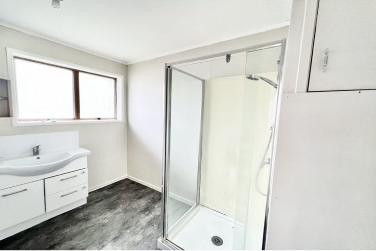 Photo of property in 1/45 Blacklock Avenue, Henderson, Auckland, 0612