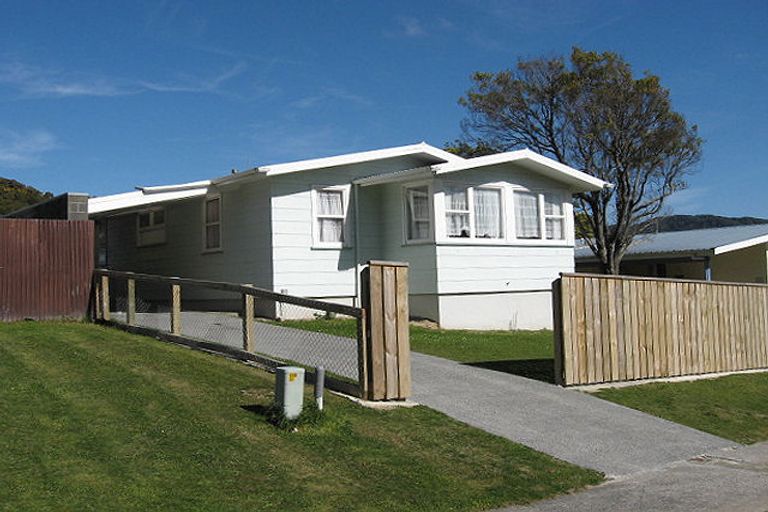 Photo of property in 51 Antrim Crescent, Wainuiomata, Lower Hutt, 5014
