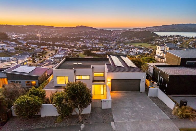 Photo of property in 91 Endeavour Drive, Whitby, Porirua, 5024