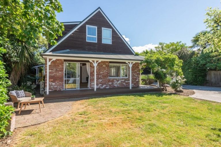 Photo of property in 28a Grassmere Street, Papanui, Christchurch, 8052