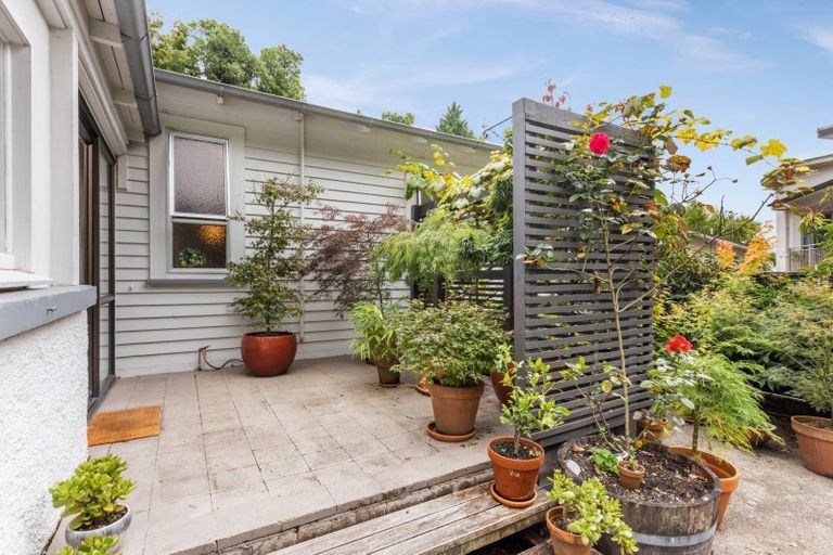 Photo of property in 155 Milton Road, Bluff Hill, Napier, 4110