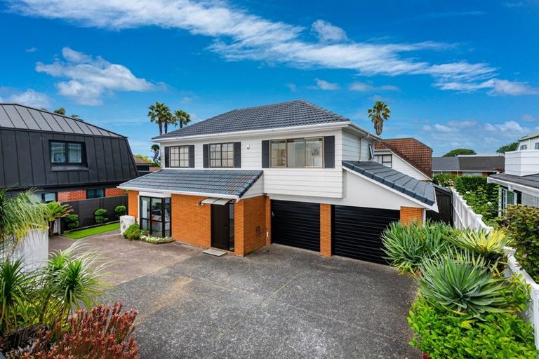 Photo of property in 2/27 Milford Road, Milford, Auckland, 0620