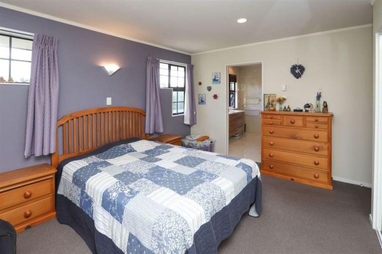 Photo of property in 2 Crowden Place, Harrowfield, Hamilton, 3210