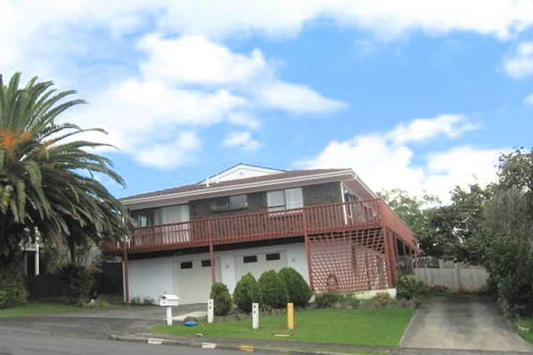 Photo of property in 3 Tromie Place, Highland Park, Auckland, 2010