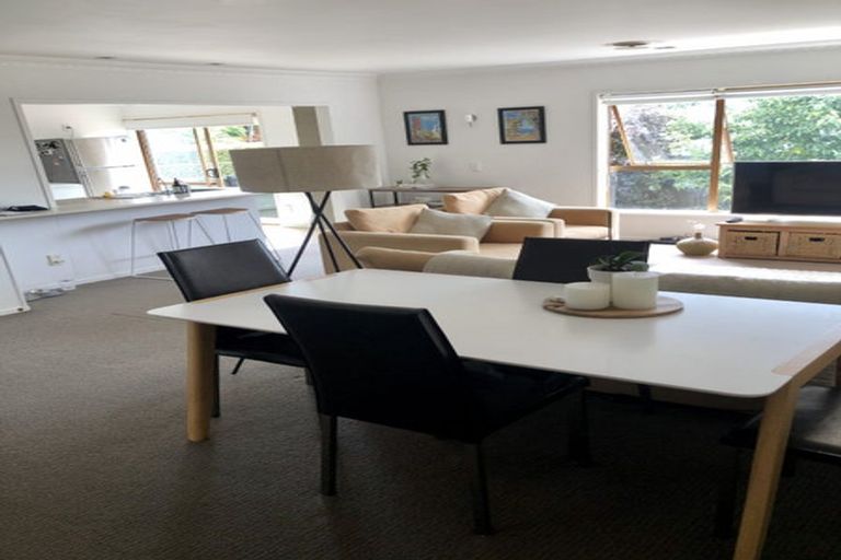 Photo of property in 2/32 Merani Street, Narrow Neck, Auckland, 0622