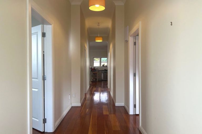 Photo of property in 9 Medway Street, Island Bay, Wellington, 6023