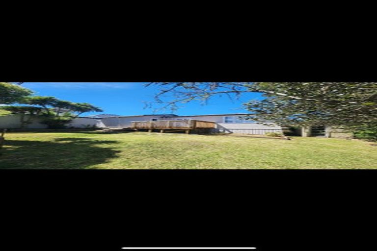 Photo of property in 2/228 East Coast Road, Forrest Hill, Auckland, 0620