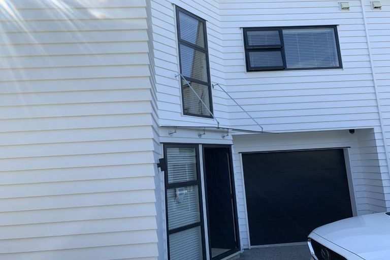 Photo of property in 10b Marama Street, Castor Bay, Auckland, 0620