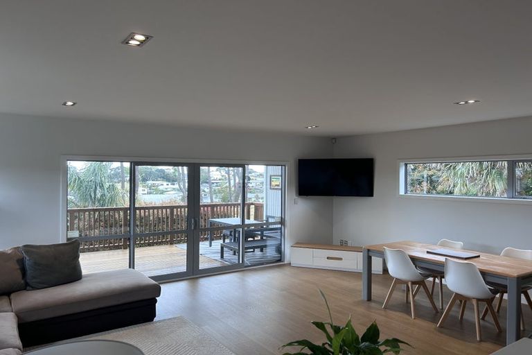 Photo of property in 22 Tiri Road, Manly, Whangaparaoa, 0930