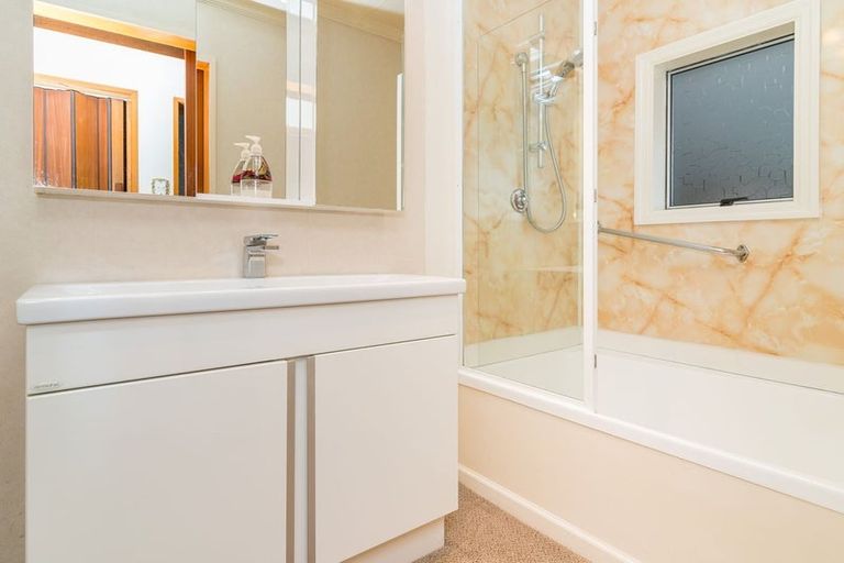 Photo of property in 14a Royal Crescent, Saint Kilda, Dunedin, 9012