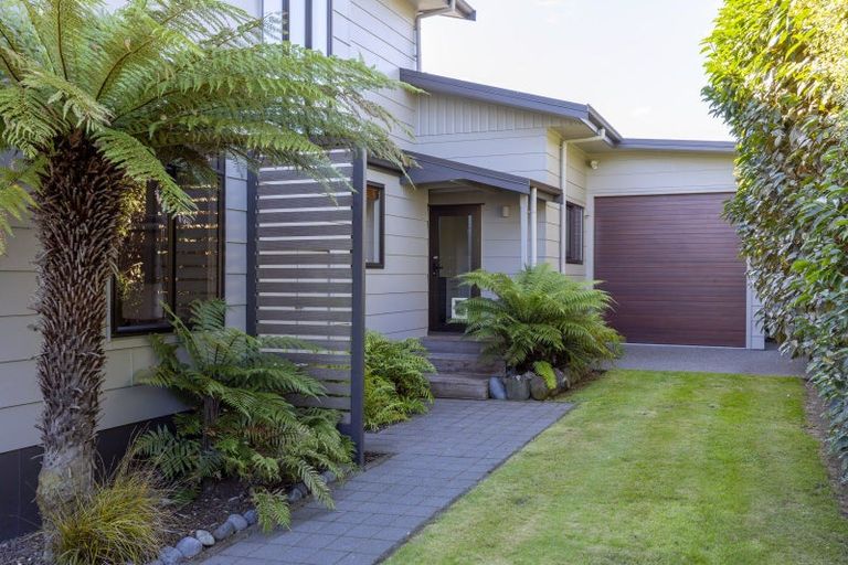 Photo of property in 3 Ingle Avenue, Waipahihi, Taupo, 3330