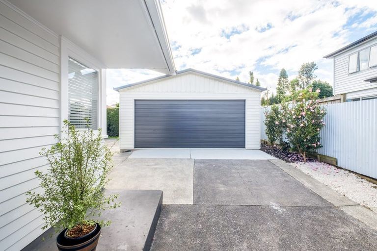 Photo of property in 8a Grande Vue Road, Papatoetoe, Auckland, 2025