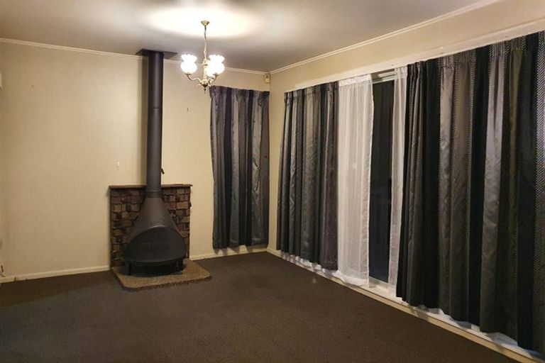 Photo of property in 99 Hendry Avenue, Hillsborough, Auckland, 1042