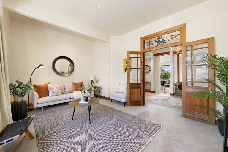 Photo of property in 2 Tutchen Avenue, Mount Victoria, Wellington, 6011