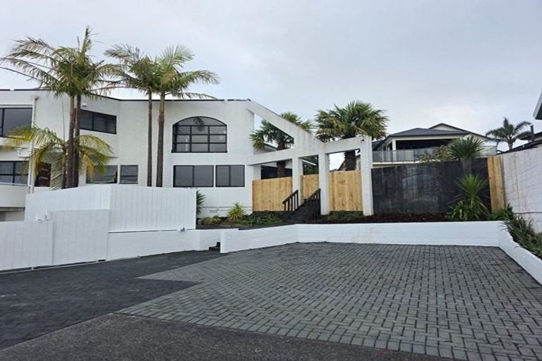 Photo of property in 12 Westergrove Place, West Harbour, Auckland, 0618