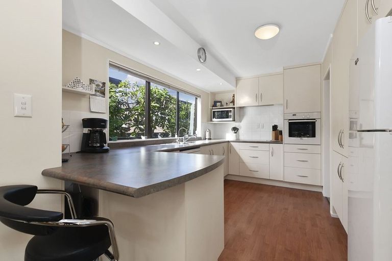 Photo of property in 2/8 Harley Road, Hauraki, Auckland, 0622