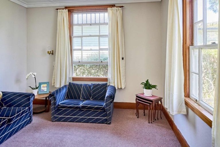 Photo of property in 83 Oroua Street, Eastbourne, Lower Hutt, 5013