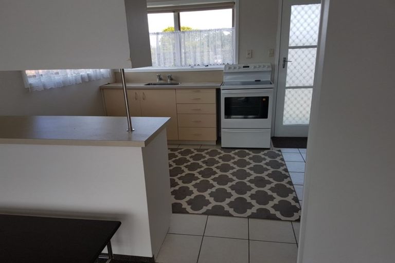 Photo of property in 2/211 Forrest Hill Road, Forrest Hill, Auckland, 0620