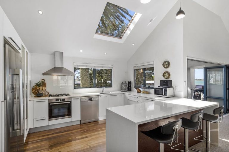 Photo of property in 1/71 Princes Street, Northcote Point, Auckland, 0627