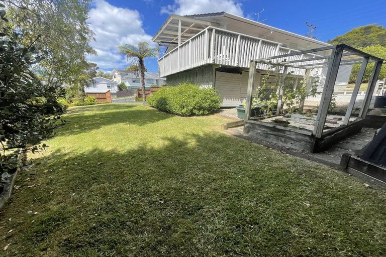 Photo of property in 2 Blenheim Street, Glenfield, Auckland, 0629