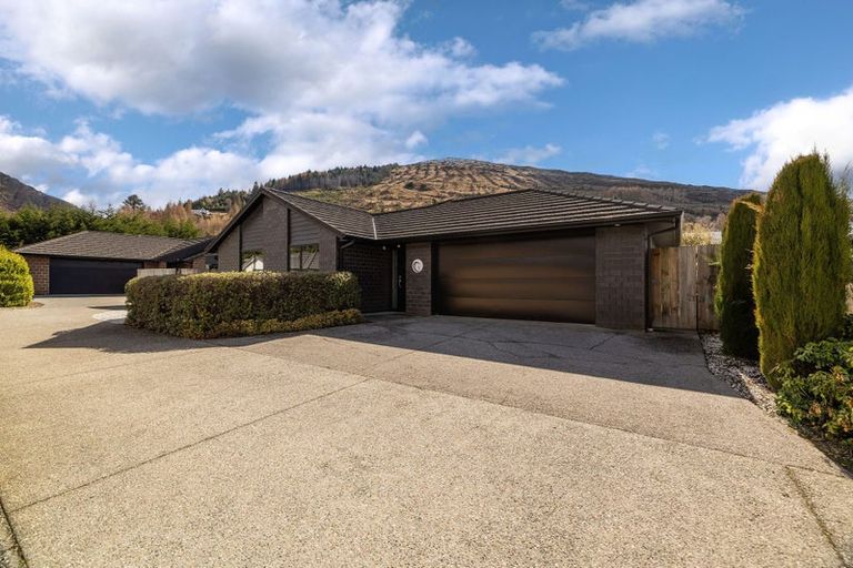 Photo of property in 6 Alluvial Court, Arthurs Point, Queenstown, 9371