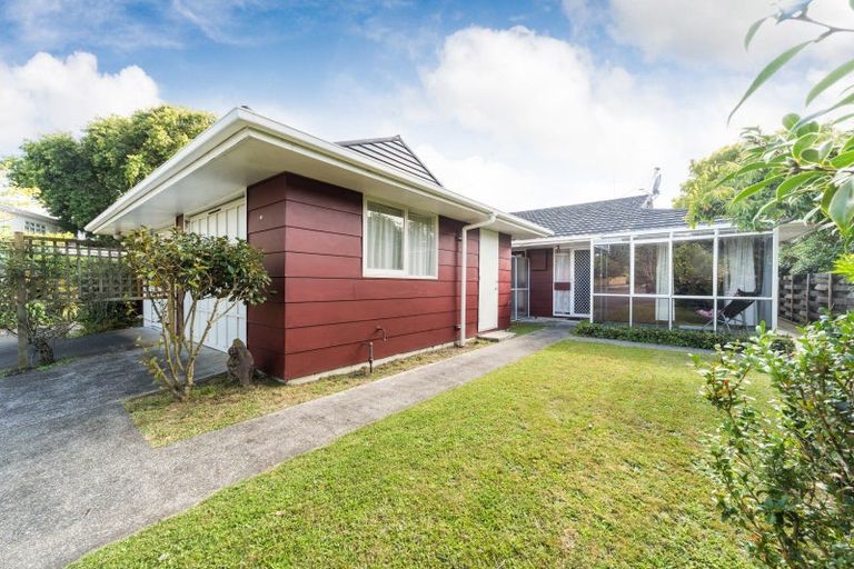 Photo of property in 6 Seaton Court, Hokowhitu, Palmerston North, 4410