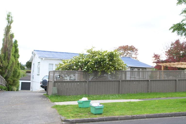 Photo of property in 2/31 Howe Street, Howick, Auckland, 2014