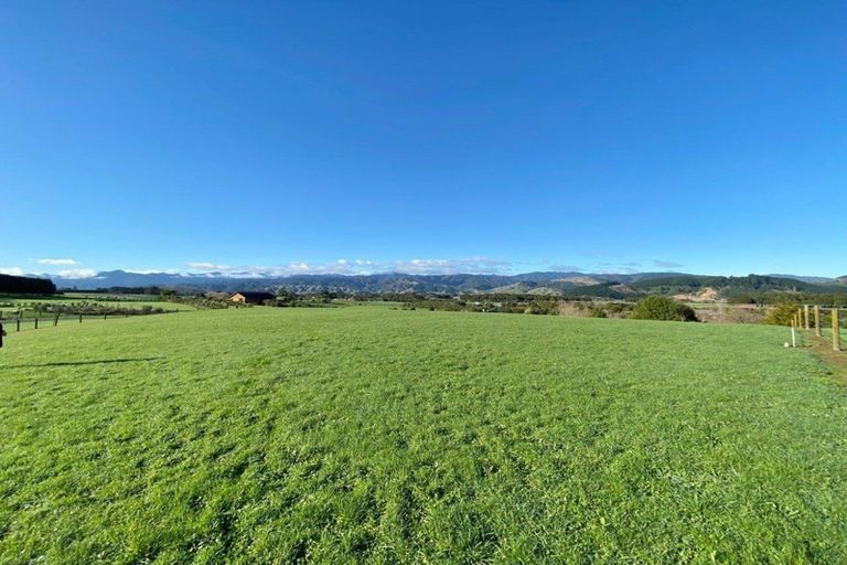 Photo of property in 74 Ohau Terraces, Ohau, 5570