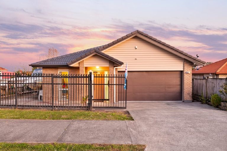 Photo of property in 6 Jezero Drive, Massey, Auckland, 0614