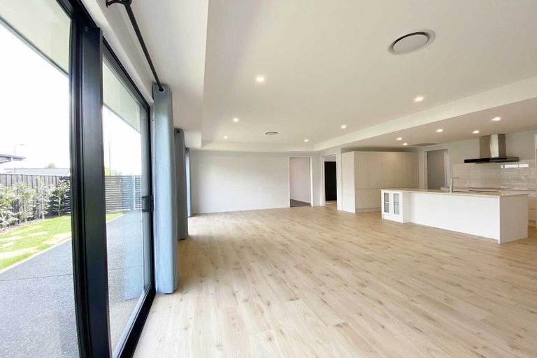 Photo of property in 22 Kirkland Crescent, Harewood, Christchurch, 8051