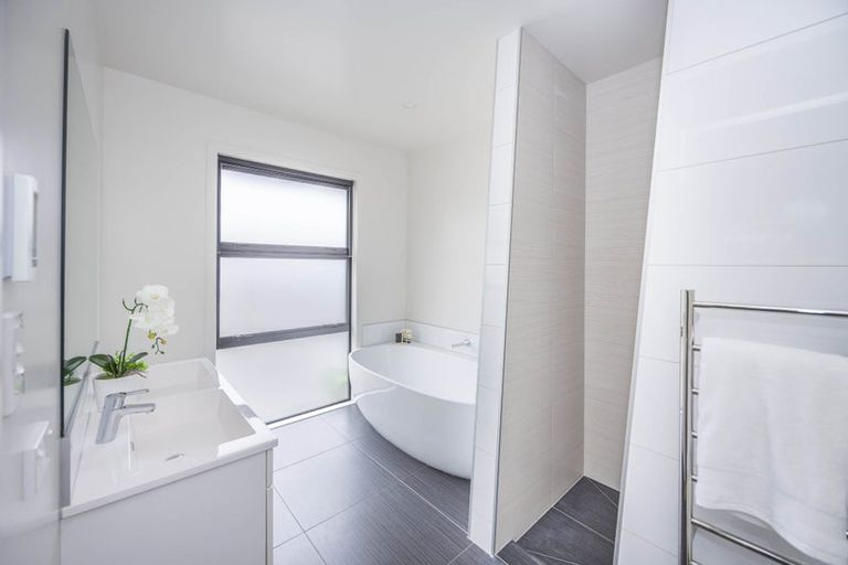 Photo of property in 12 Kentwood Place, Flagstaff, Hamilton, 3210