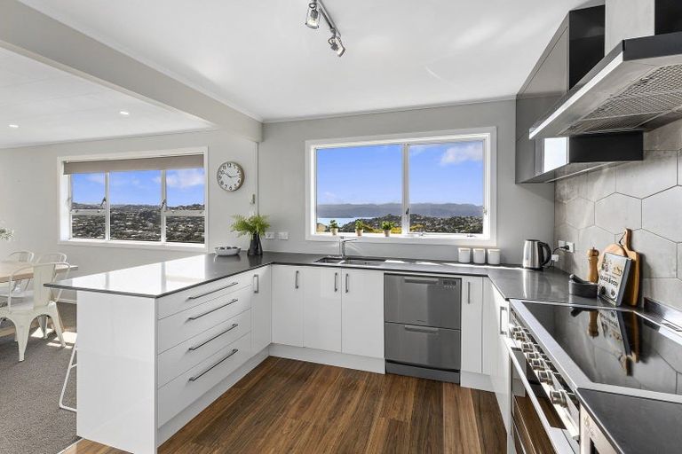 Photo of property in 58 Winston Street, Crofton Downs, Wellington, 6035