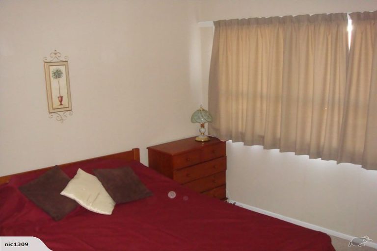 Photo of property in 2/11 Anthony Place, Pakuranga, Auckland, 2010