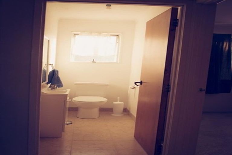 Photo of property in 62 Kohekohe Street, New Lynn, Auckland, 0600