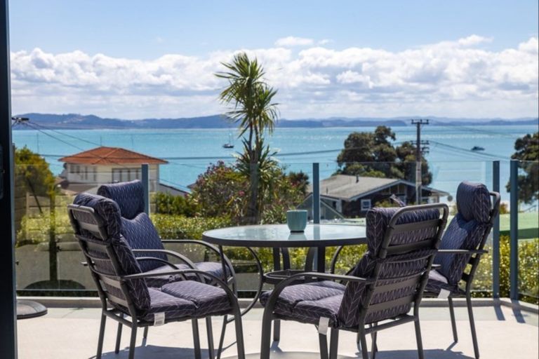 Photo of property in 55 Tindalls Bay Road, Tindalls Beach, Whangaparaoa, 0930
