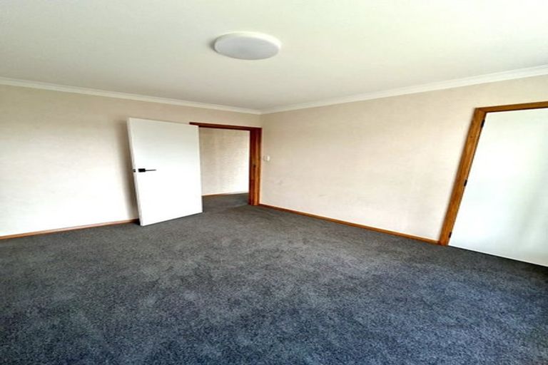 Photo of property in 1 Highfield Place, Levin, 5510