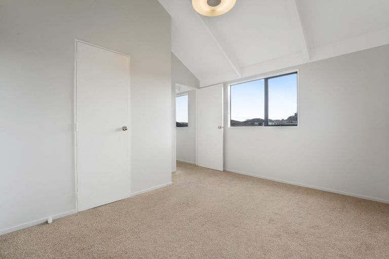 Photo of property in 1/2 Woodside Road, Manurewa, Auckland, 2102