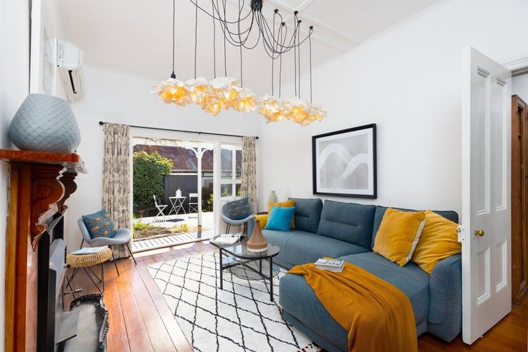 Photo of property in 12 Russell Street, Stepneyville, Nelson, 7010