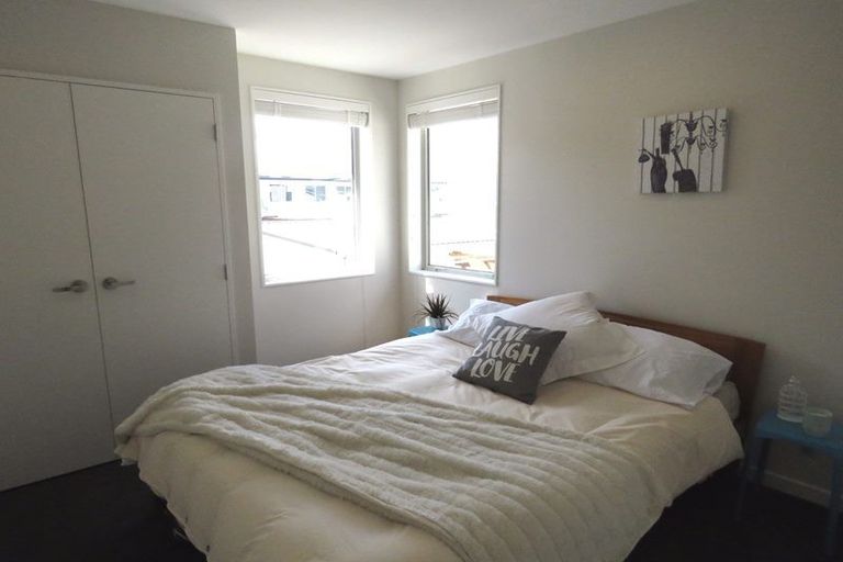 Photo of property in 15 Popokatea Drive, Takanini, 2112