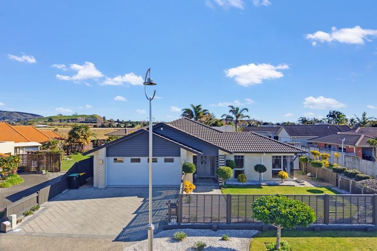 Photo of property in 24 Bucklands Crescent, Papamoa Beach, Papamoa, 3118